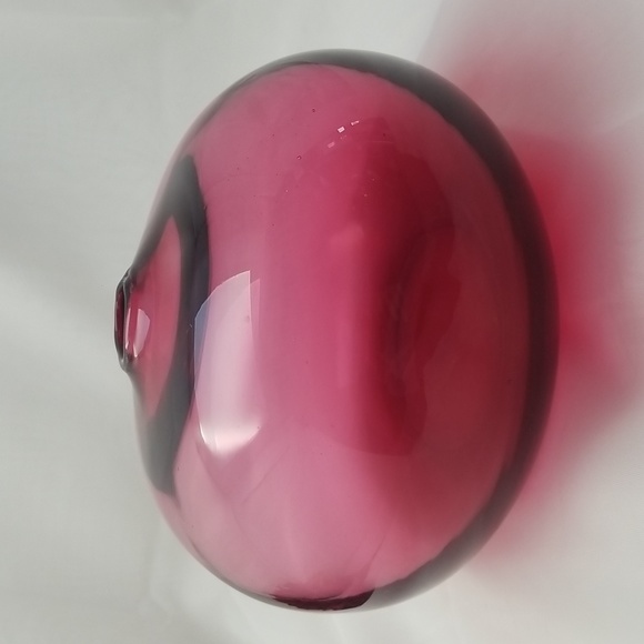 Large Pilgrim Glass Cranberry Squat Vase - Picture 9 of 14